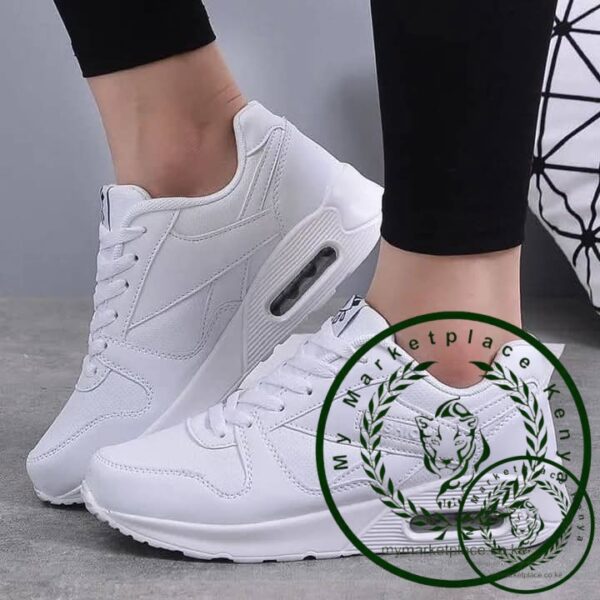 Ladies sneakers