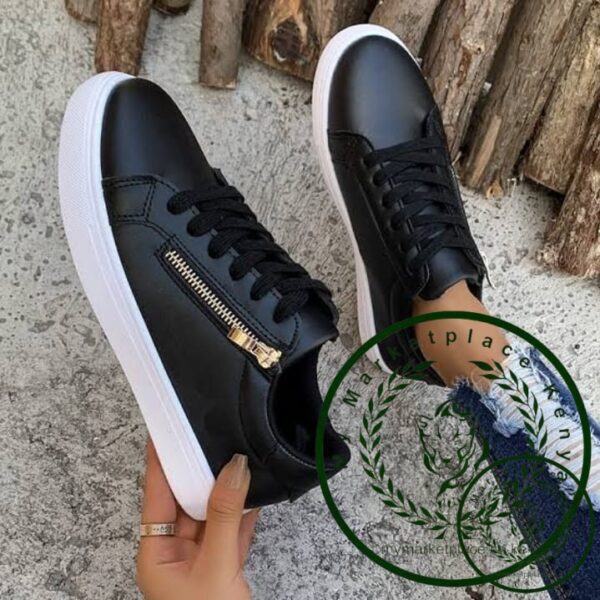 Ladies sneakers