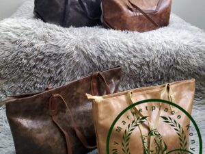 Women's chic leather handbags