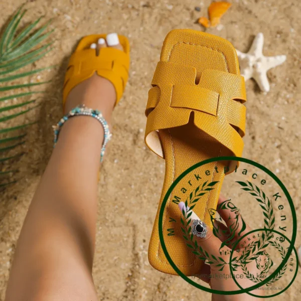 Summer New Women Slippers Flat Bottom Non-slip Outdoor Open Toe Beach Female Sandals Sexy Fashion Design Slides Woman Shoes