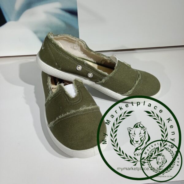Bata Ngoma Green 7039 - Image 2