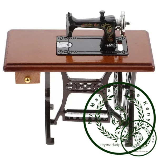 1Pc Miniature Sewing Machine Dollhouse Furniture Accessory Vintage Model House Decoration Mini Sewing Machine Wooden Material