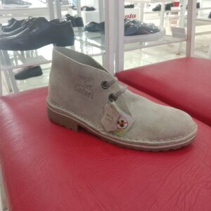 Bata Safari Baggie