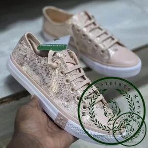 Begie Sleak Converse sizes 36-42